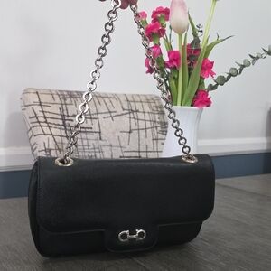 💯 AUTHENTIC Salvatore Ferragamo Rory Chain Shoulder Bag